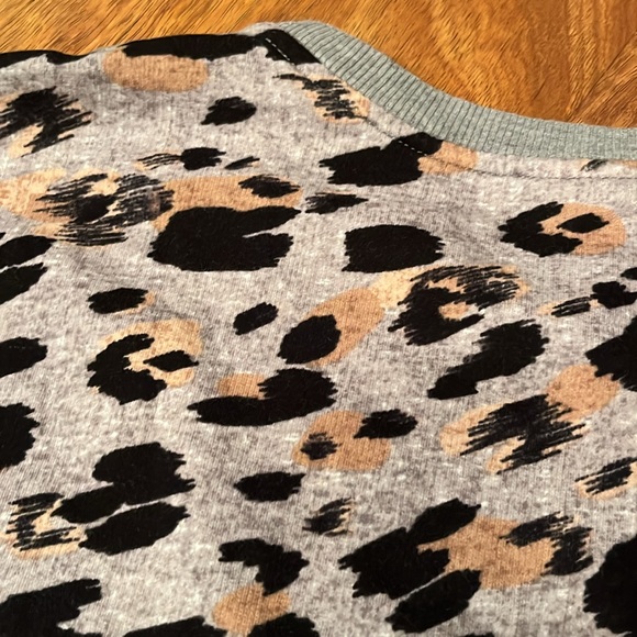 Like new Secret Treasures animal print sweatshirt - Picture 11 of 11